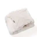 Linde Offwhite faux fur plaid in giftbox 150 x 200