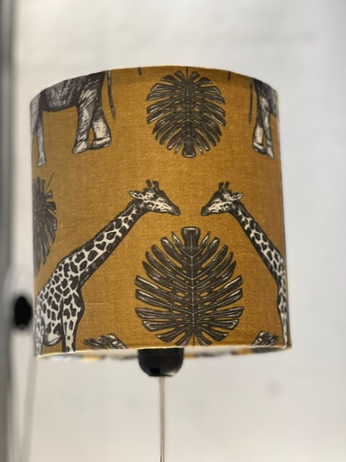 [AF05-008-21-CI20] Shade cylinder Africa gold on white 20x20x20