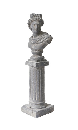 [320-505] GREY RESIN ARTEMIS BUST ON PILLAR 20x15x64h